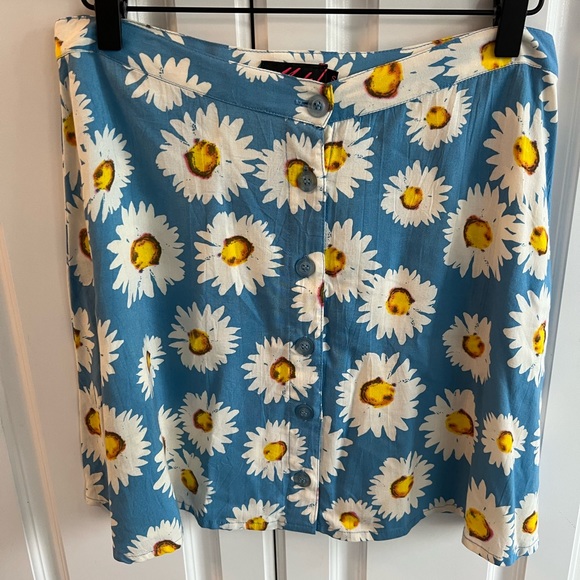 Motel Mini Skirt Women’s size Small - Picture 3 of 9